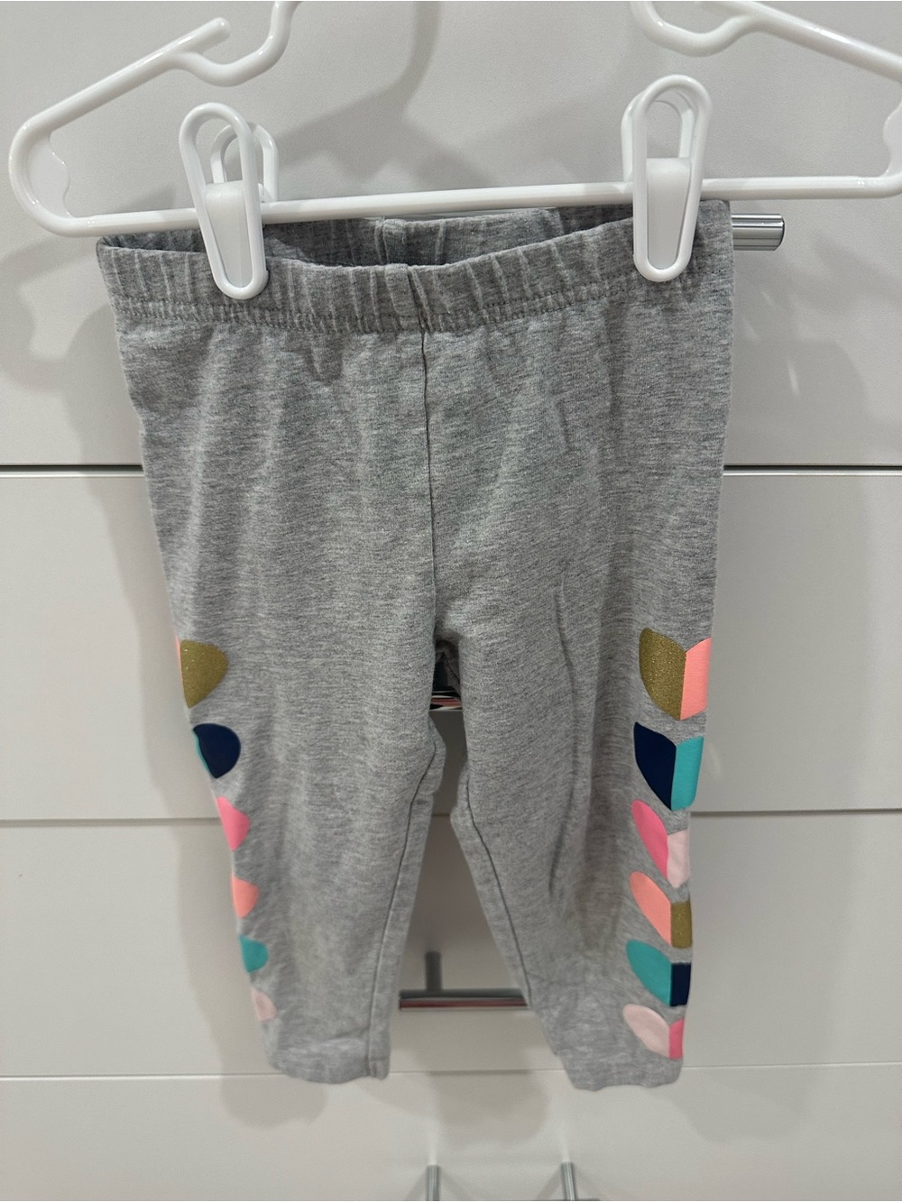 Carter’s Girl Gray Heart Pattern Cropped Leggings Size 5T